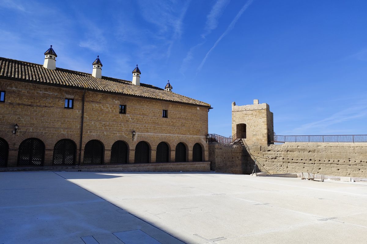 Alcázar del Rey Don Pedro