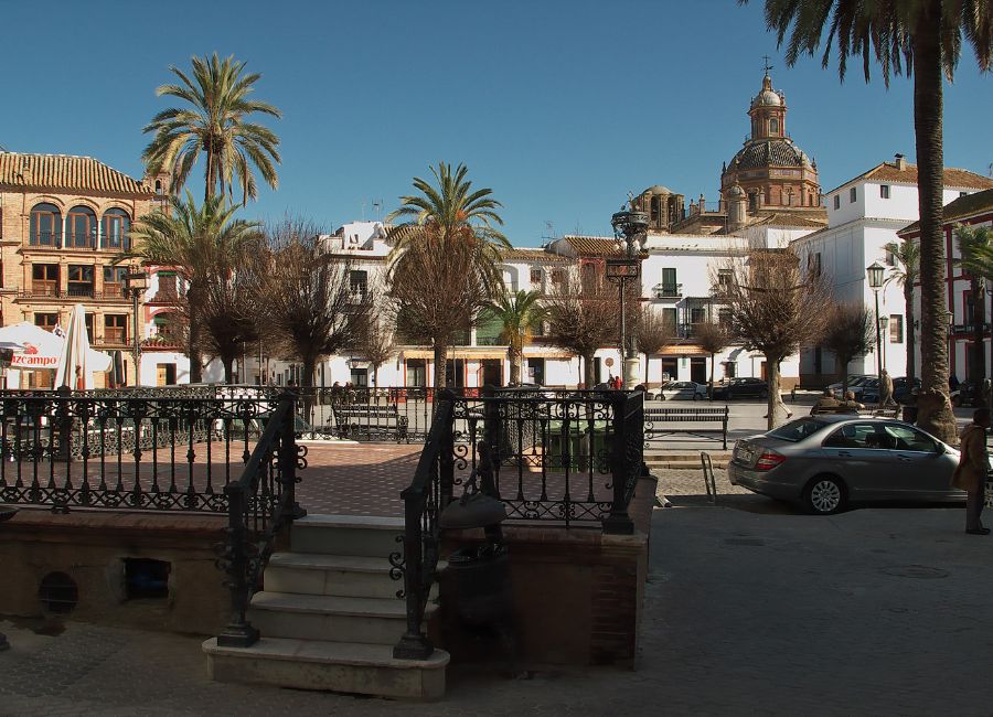 Plaza de San Fernando y casco historico de Carmona