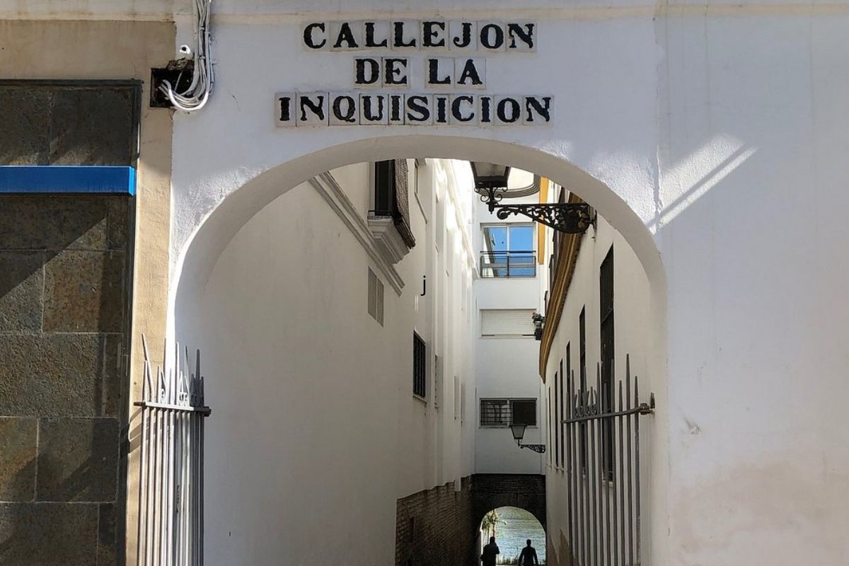Callejón de la Inquisición, uno de los lugares que ver en Triana