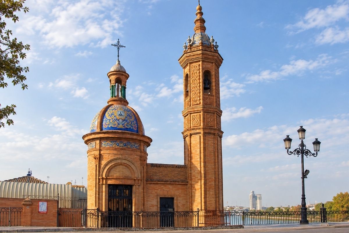 Capilla del Carmen de Triana, uno de los edificios más representativos de Aníbal González