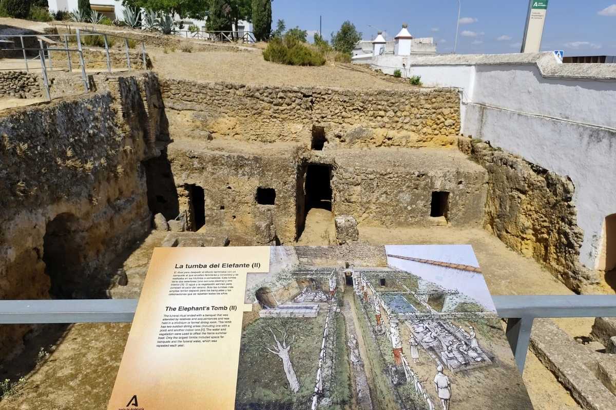 La tumba del Elefante de la Necrópolis de Carmona es una de las paradas de nuestra visita guiada a la Necrópolis de Carmona