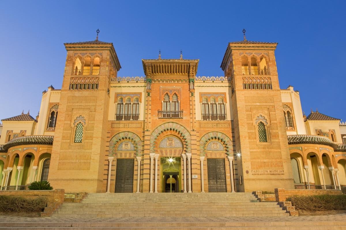 Visitar el Museo de Artes y Costumbres Populares es una de las cosas que hacer gratis en Sevilla.